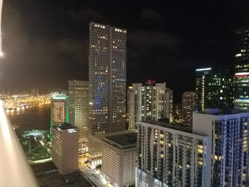 Downtown Miami Deluxe Apartment ภายนอก รูปภาพ